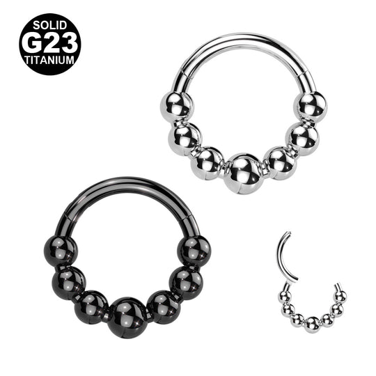 Titaani rengas palloilla