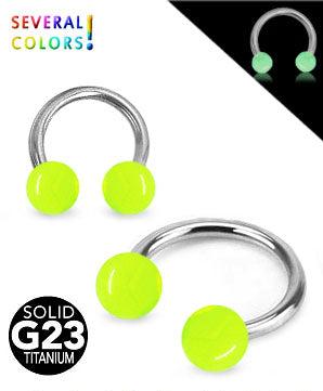 Hevosenkenkä loistaa pimeässä