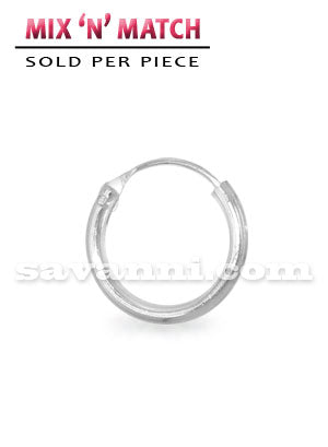 Liten Tunn Öronring av Silver