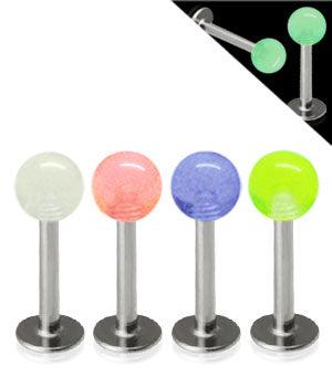 Huulikoru loistaa pimeässä