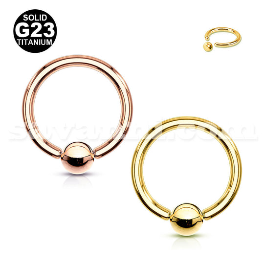 Kullanvärinen titaanirengas