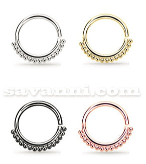 Lävistysrengas helmillä