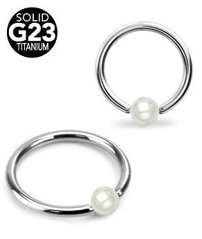 1.2mm BCR Ring av Titan med Pärla